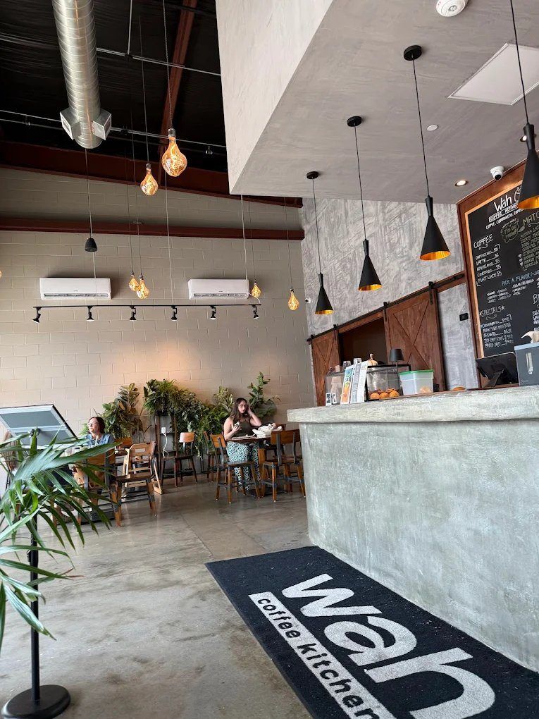 Curved concrete bar counter detail